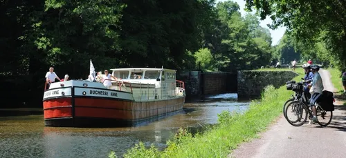 En Bretagne, il n'y a pas que les plages... Il y a aussi les voies...