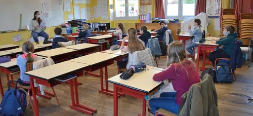 Tous les écoliers et collégiens sont censés retrouver leur classe...
