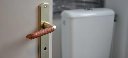 Quand les poignées de porte se désinfectent toutes seules