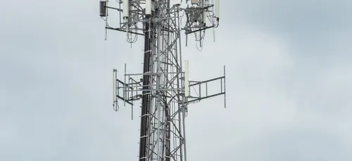 Suspension des travaux pour l'antenne relais de Locronan (29 ).