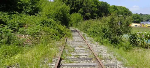 L ancienne voie ferrée Quimper-pluguffan va devenir une voie verte.