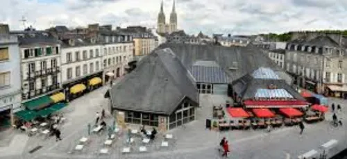 Des emplacements pour les restaurateurs aux halles de Quimper.