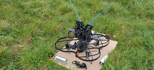 Des câbles électriques réparés par un drone