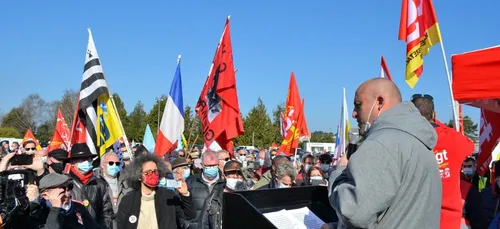 Un millier de personnes défendent la Fonderie de Bretagne
