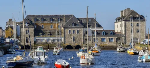 Rénovation du complexe sportif à Pont-L'Abbé.
