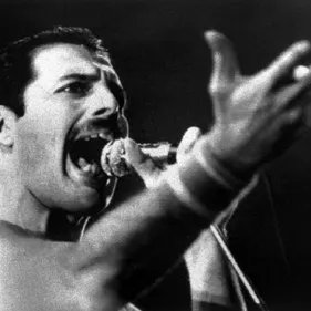 Le carnet de notes de Freddie Mercury mis aux enchères en...