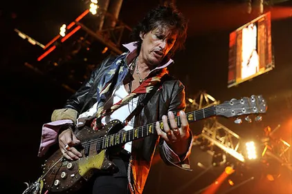 Vu sur le Net - Joe Perry s'exprime sur l'affaire Tyler - American...