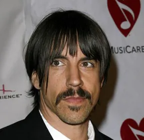 Pour ou contre la moustache d'Anthony Kiedis ?