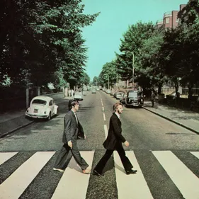 Les morts gommés des pochettes d'albums