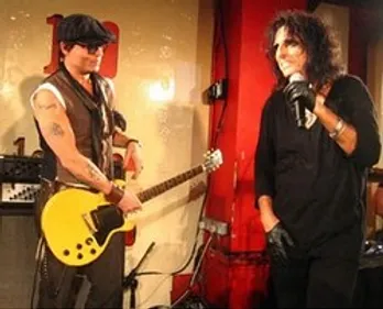 Alice Cooper invite Johnny Depp en tournée