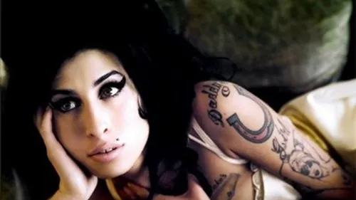 Une ancienne démo d'Amy Winehouse refait surface