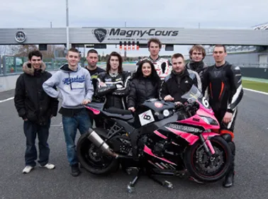 OÜI FM soutient Team Racing+