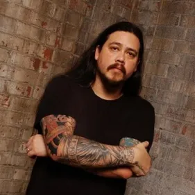 Les artistes rendent hommage à Chi Cheng