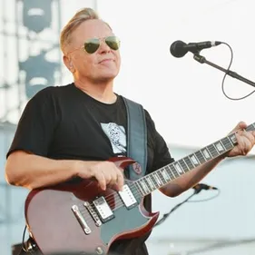 New Order : the show must go on !