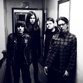 Against Me! : l'interview et la session acoustique dans Bring The...