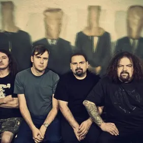 Napalm Death et W.I.L.D en concert aux 4Ecluses