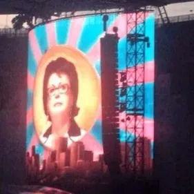 Indochine se paie la tête de Christine Boutin