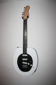 Ajoutez un peu de poésie et de bon goût à votre collection de guitares