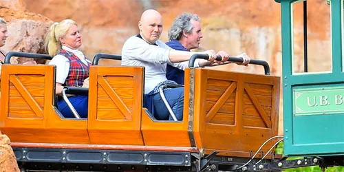 Billy Corgan s'éclate à Disneyland...