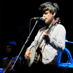 Le joueur de banjo de Mumford & Sons se met à la techno