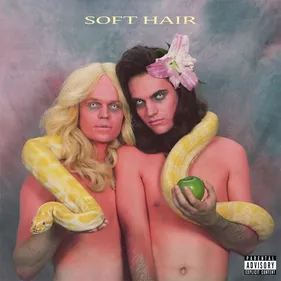 Connan Mockasin s'associe à LA Priest et fonde Soft Hair
