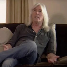 Cliff Williams confirme son départ d'AC/DC en vidéo