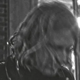 [Vidéo]Ty Segall maltraite sa guitare dans un nouveau clip