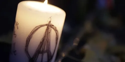 Seulement 15 mois après, Hollywood prévoit un film sur les...