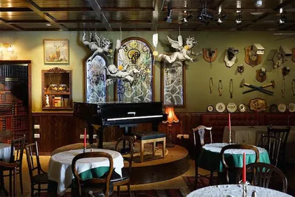 Banksy invite Nine Inch Nails et Massive Attack dans son...