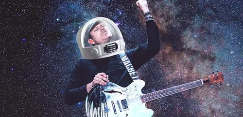 Tom DeLonge annonce la sortie d'un nouveau roman de science-fiction