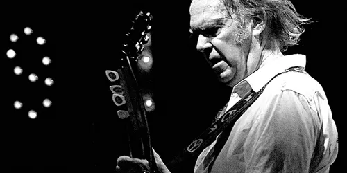 Neil Young invite les employés de Spotify à quitter leur job