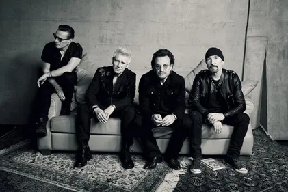 Bono (U2) sort un nouveau morceau pour le confinement