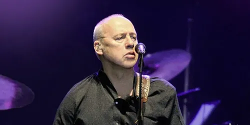 Mark Knopfler : le début de sa carrière solo bientôt compilé dans...