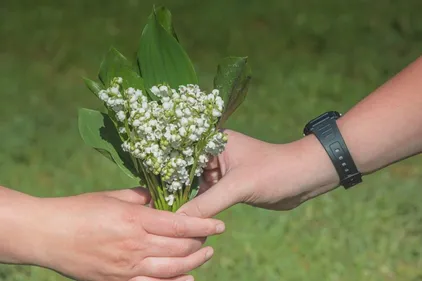 Du muguet pour aider les soignants