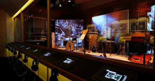 L’expo des Rolling Stones déferle au Vélodrome