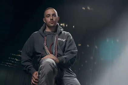 Dermot Kennedy chante les jours meilleurs