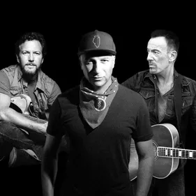 Tom Morello reprend AC/DC avec Bruce Springsteen et Eddie Vedder