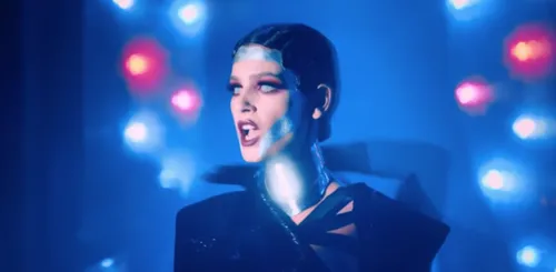 Le groupe de rock français La femme projette son film,...