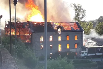 La Minoterie dite le grand moulin de Pouancé est partie en fumée...