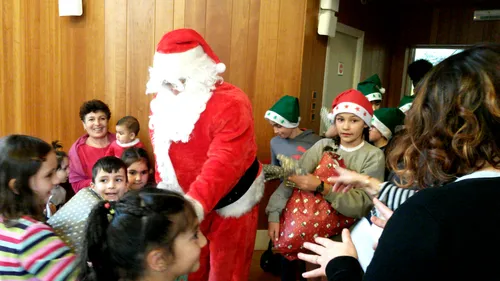 Le Conseil Municipal d'Enfants jouait les Pères Noël à...