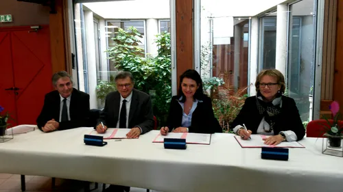 La Communauté de Communes d’Anjou Bleu Communauté signe le contrat...