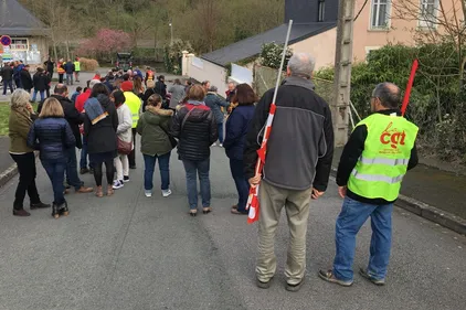 Manif intersyndicale : des enseignants en nombre à Segré mardi
