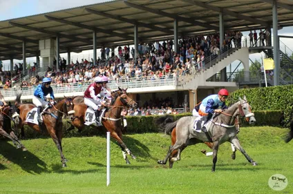 Une belle jounée ensoleillée sur l'hippodrome de Craon