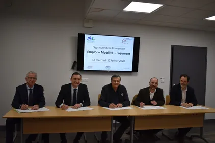 Anjou Bleu communauté. Logements gratuits pour faire venir des...