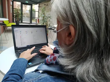 Segré-en-Anjou Bleu forme ses seniors avant le tout numérique