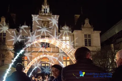 Château-Gontier-sur-Mayenne aux lumières de Noël ce soir