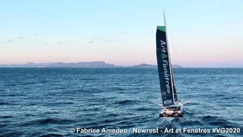 Vendée Globe, semaine 5 : clap de fin pour Amedeo, Sorel toujours...