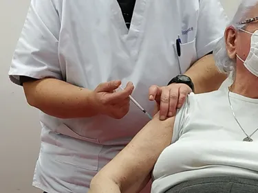 Vaccin AstraZeneca : les 50-64 ans éligibles se manifestent peu