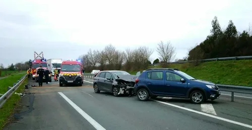 Le Lion d'Angers. La D775 fortement ralentie après un accident...