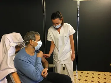 En Mayenne, une opération de vaccination "exceptionnelle" au centre...